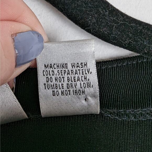 Chico's Travelers Stretch‎ Black V-neck Single Knot Button Closure Size 2|Large - Picture 6 of 6